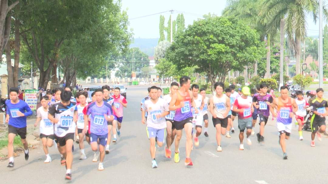 Huyện Đăk Tô: Phát động ngày chạy Olympic vì sức khỏe toàn dân